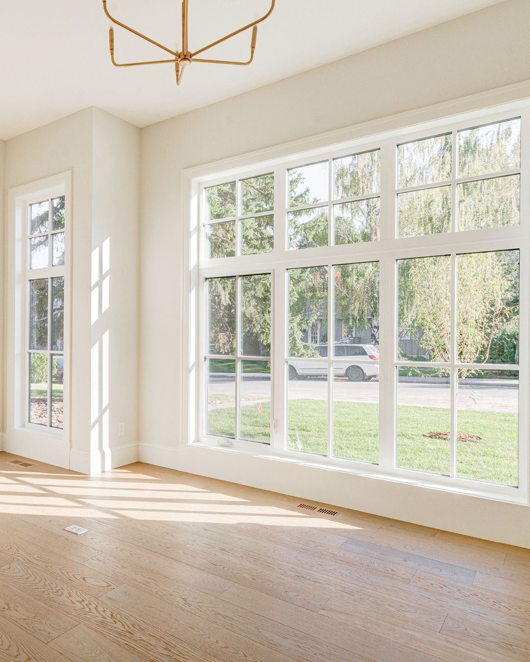 Large grid impact windows in Rockledge FL by ELSO Contracting